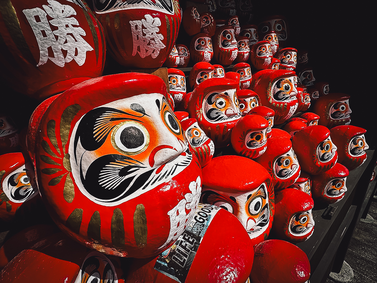 Osaka Travel Guide Daruma dolls at Katsuoji