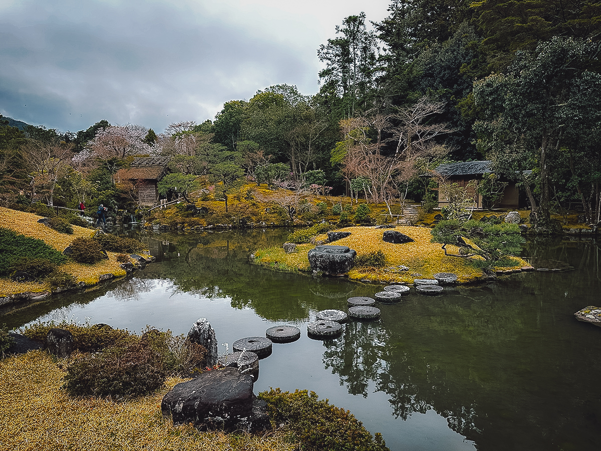 Nara Travel Guide Isuien Garden in Nara