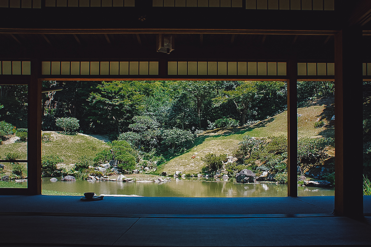 Tottori Travel Guide View of the garden from Kannonin Temple